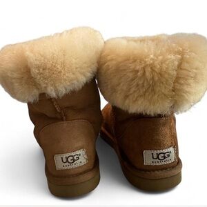 UGG